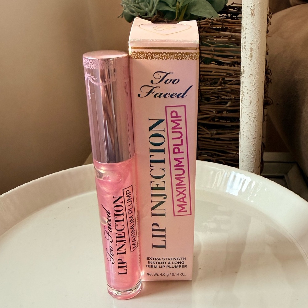 Too Faced Lip Injection Maximum Plump Extra Strength Instant & Long Term